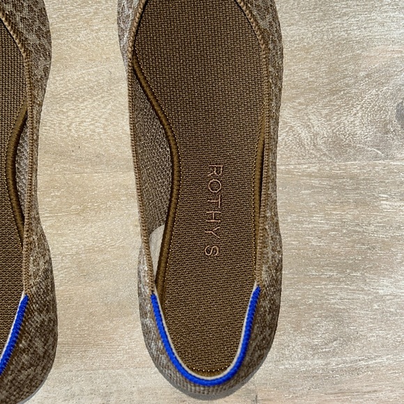 Rothy’s Point in Driftwood Spot -BRAND NEW NO BOX - Picture 5 of 7